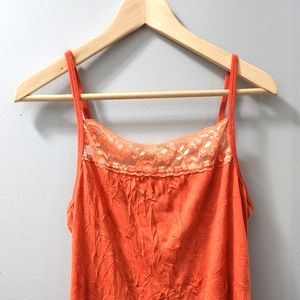 Lace trim tanktop